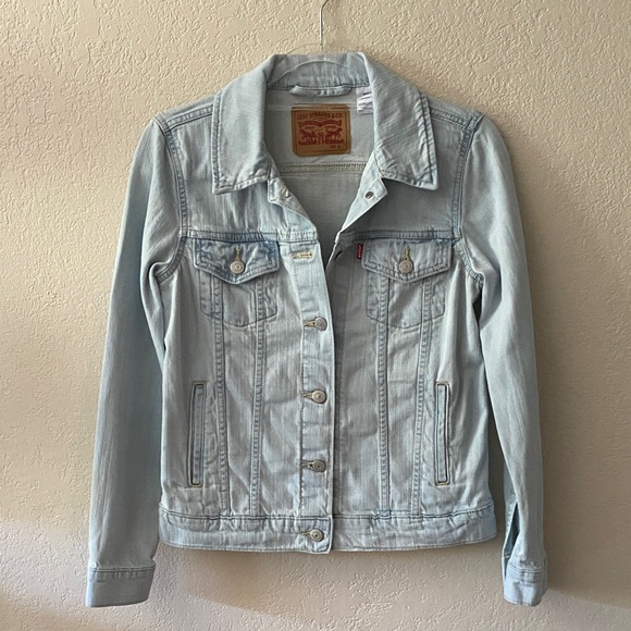 Levi's Jackets & Blazers - Levi's Women's Sky Blue Denim Jacket size S